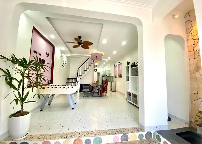 Khách sạn hẻo lánh Nad Nguyên Căn Tại